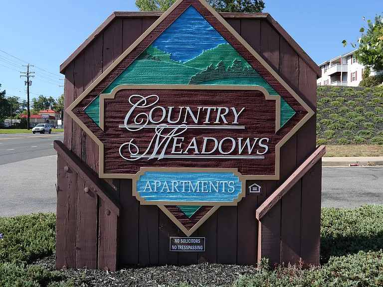 Country Meadows Apartments