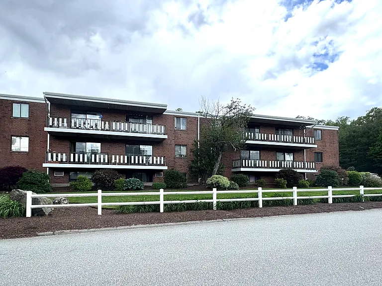80 N Warren St #20 — Photo 33
