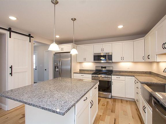 3rd image of 1294 North Ave #2