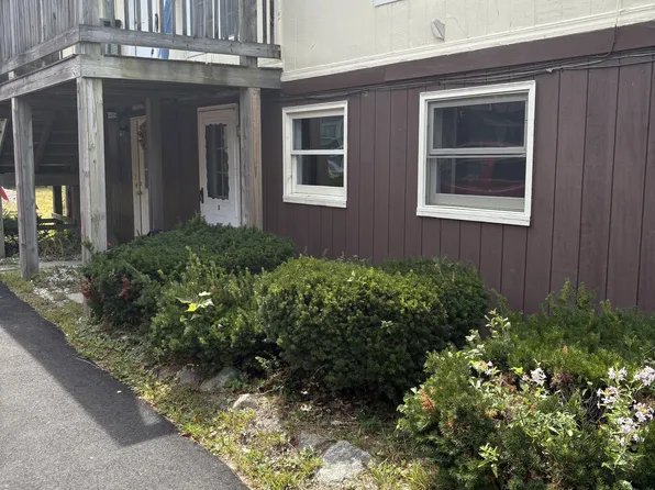 918 Flanders Rd, Henniker, NH