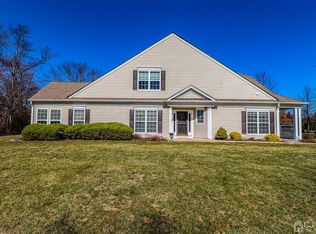 217 Merriewold Ln, Somerset, NJ 08873