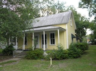 214 W Suwanee St, Fitzgerald, GA 31750