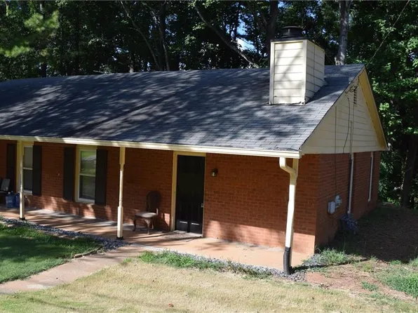 475 Holly Ridge Dr #B, Lilburn, GA 30047