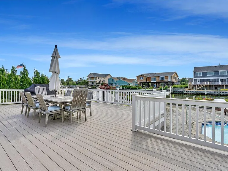 206 Curtis Point Dr — Photo 10