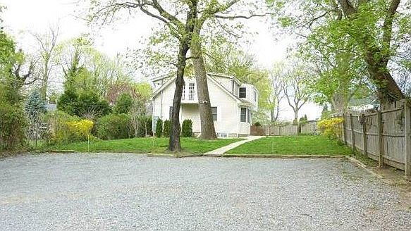 2nd image of 3 Willow Shore Ave APT 4