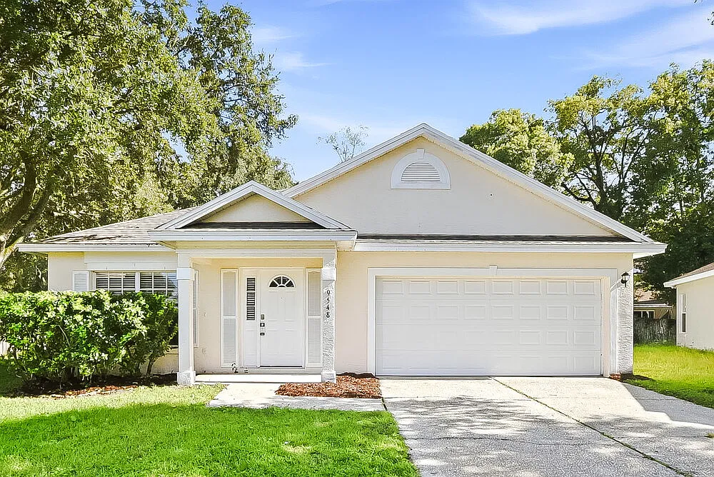 3 bed, 2.0 bath, 1457 sqft, $2,285 — Photo 1