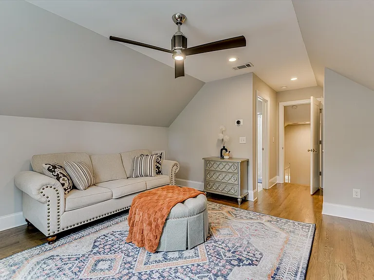 534 Long Shadow Dr — Photo 38