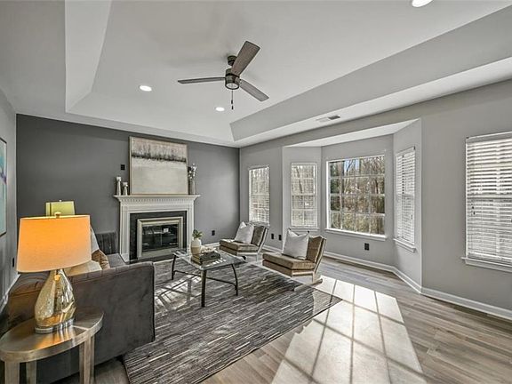 3rd image of 2985 Patty Holw