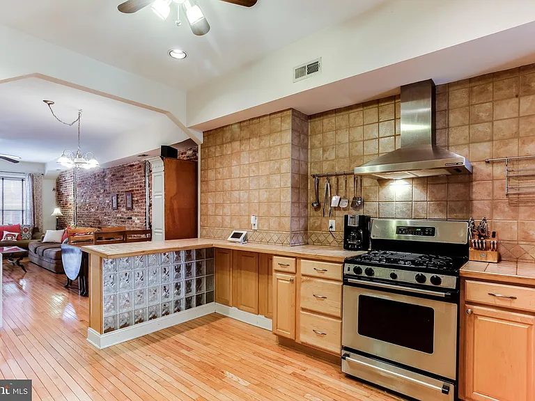 814 S Clinton St — Photo 14