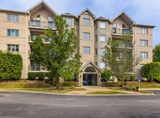 8505 Woodward Ave Unit 202, Woodridge, IL 60517
