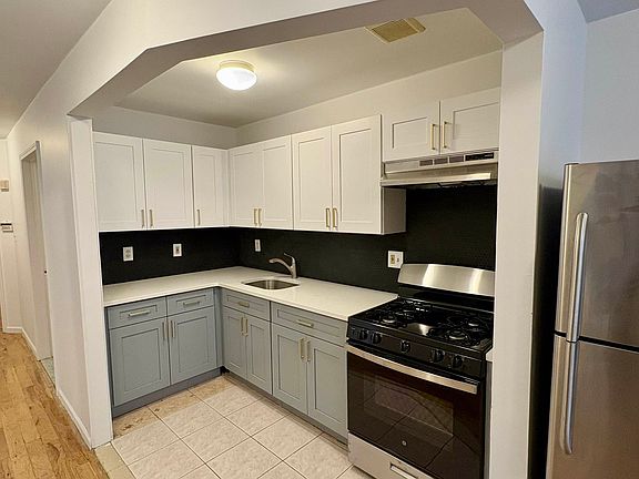 5th image of 173 Hart St #1A