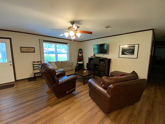 3rd image of 211 Oleta Ave