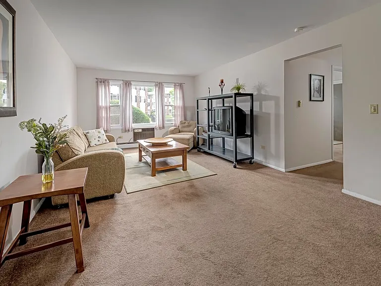 Eden Prairie Apartments — Photo 24