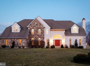 560 Winturford Dr, West Chester, PA 19382