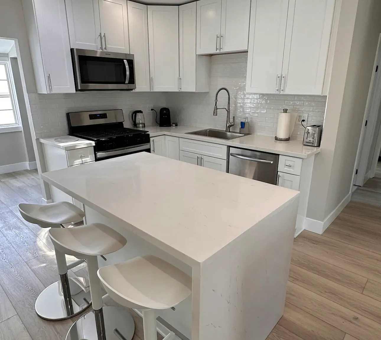 903 Archer St — Photo 2