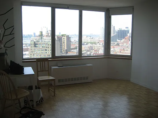 Rented by Fischer Group Realty, LLC | media 21