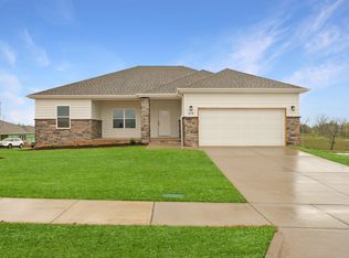 618 N Quantum Dr, Nixa, MO 65714