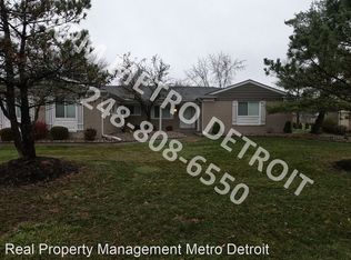 86 Maclynn Dr, Troy, MI 48098