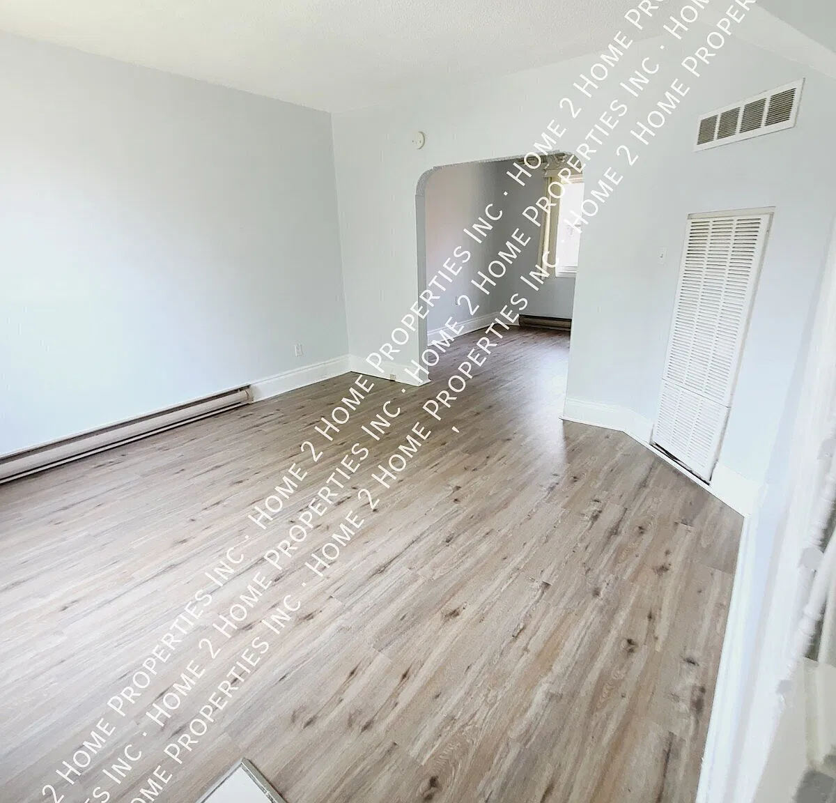 881 Elm - beautiful townhouse! — Photo 1