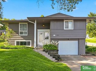9804 Ruggles St, Omaha, NE 68134