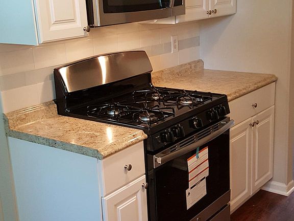 4th image of 312 E Fuller Dr