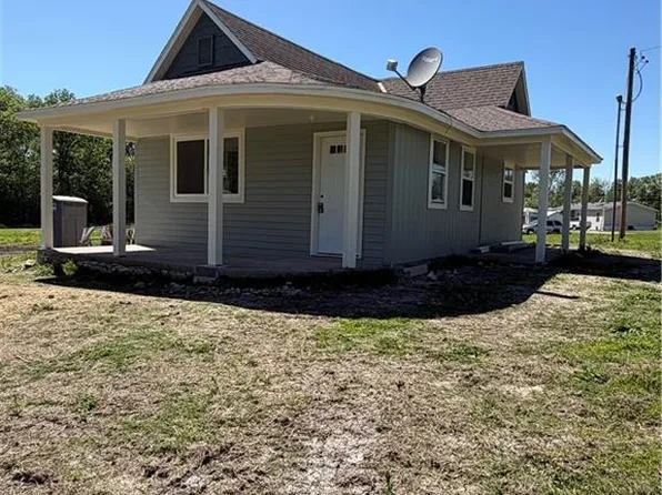 103 E St, Creighton, MO 64739