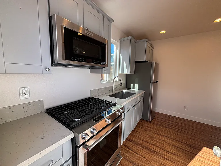 6210 Winona Ave — Photo 4