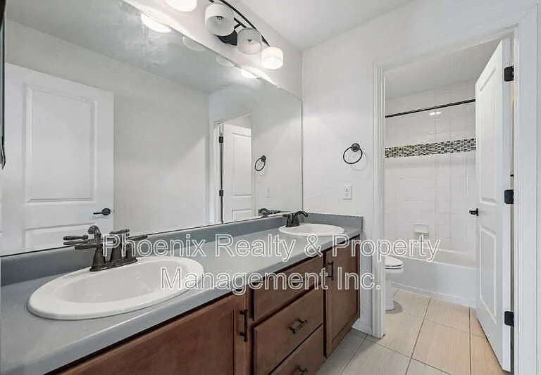 1417 Lander Ln — Photo 9