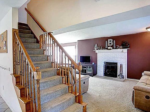 2nd image of 1207 Charleston Ct