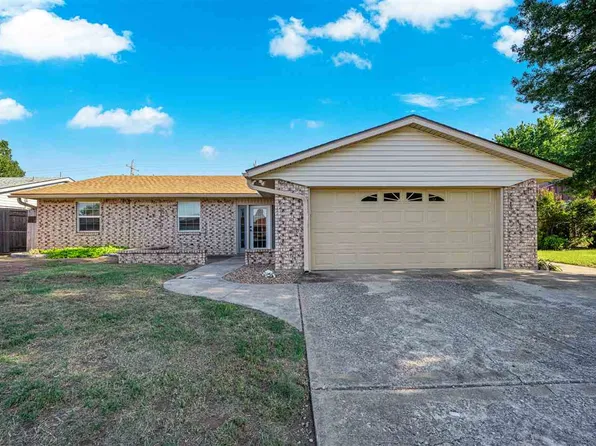 6818 NW Ferris Pl, Lawton, OK 73505