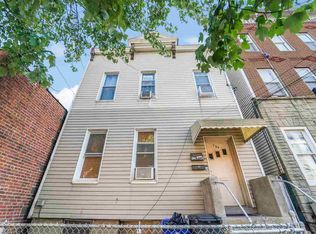 709 25th St, Union City, NJ 07087