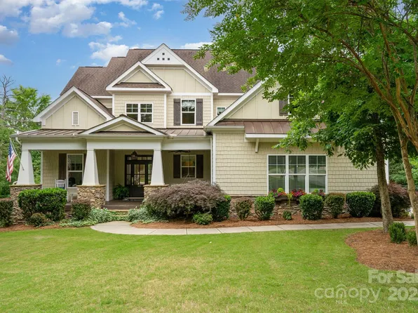 6873 Pine Moss Ln, Lake Wylie, SC 29710