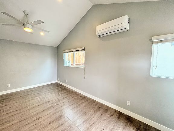 2nd image of 325 1/2 N La Fayette Park Pl