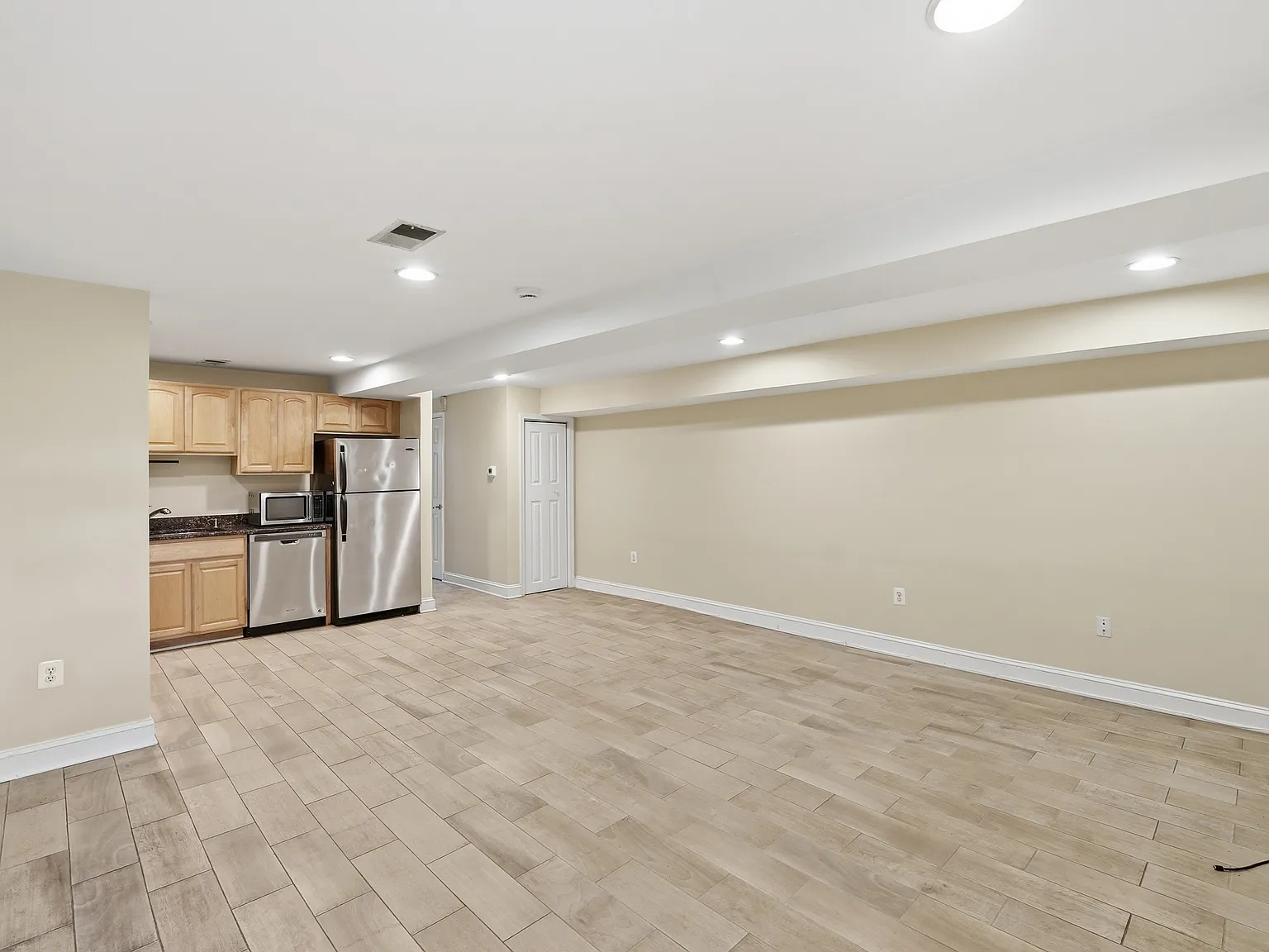 1 bed, 1.5 bath, 756 sqft, $1,750 — Photo 2