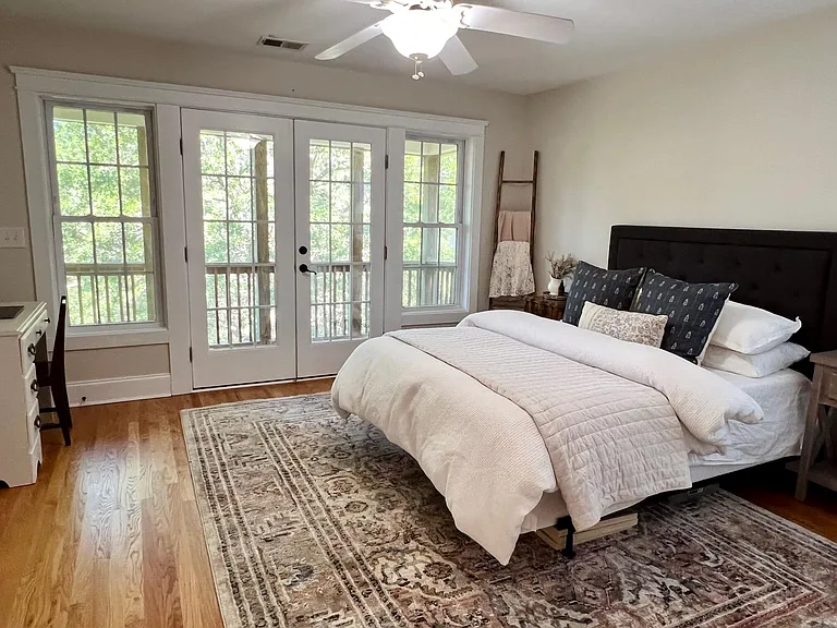 929 Misty Lake Dr — Photo 32