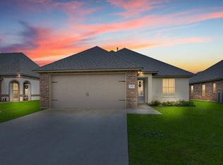 213 Pipers Ln, Sulphur, LA 70665