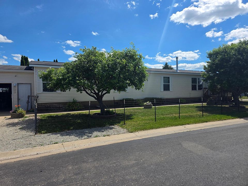 1st image of 157 Southfork Dr SE