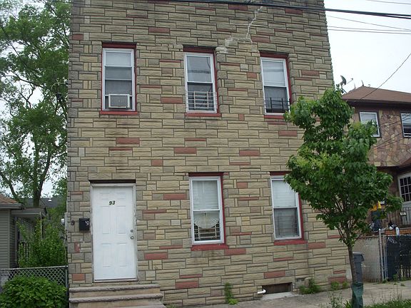 3rd image of 93 Grandview Ave