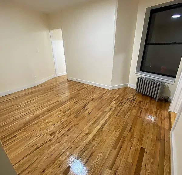 1841 Mohegan Ave #7 — Photo 1