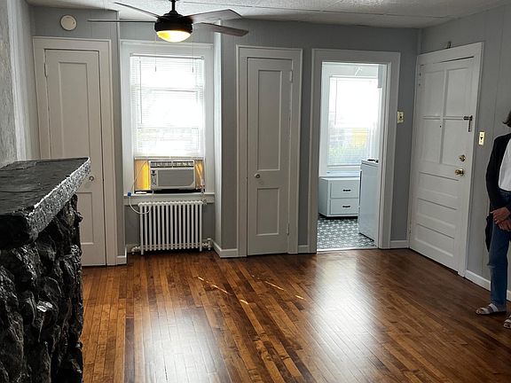 2nd image of 17 Montclair Ave Floor 1