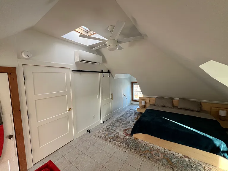39 Burling St #B — Photo 22