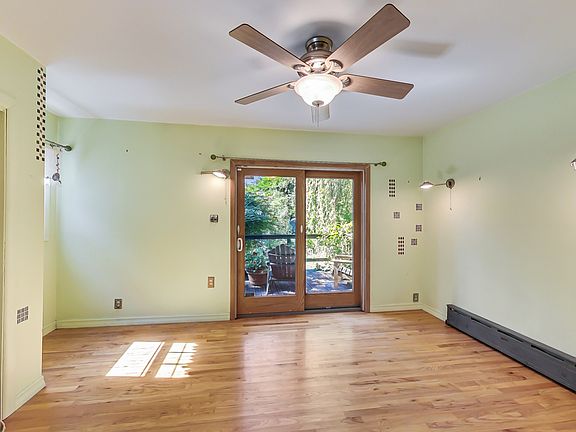 4th image of 2561 E Church St