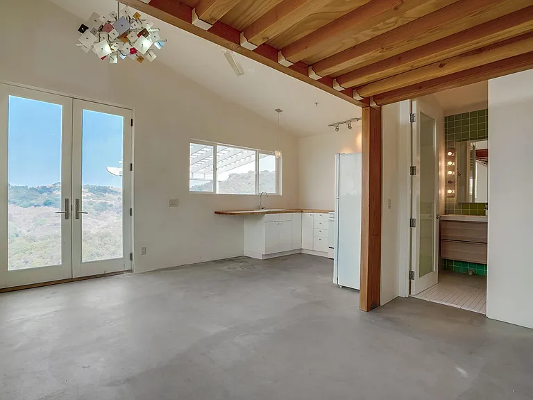 1075 Henry Ridge Mtwy — Photo 9