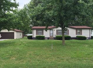 15912 Douros Dr, Carlyle, IL