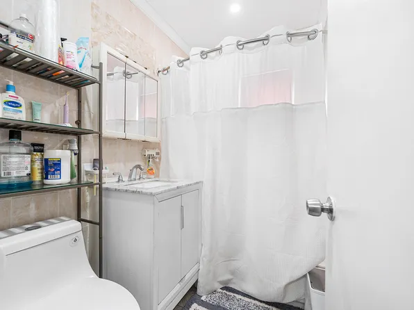 120-38 Inwood Street image 18 of 28