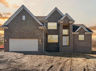 14227 Red Oak Dr, Belleville, MI