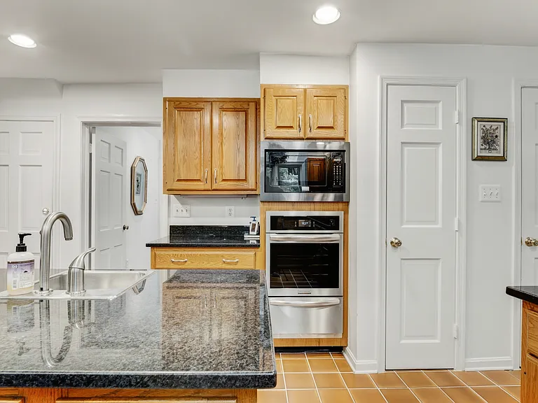 3402 Halcyon Dr — Photo 15