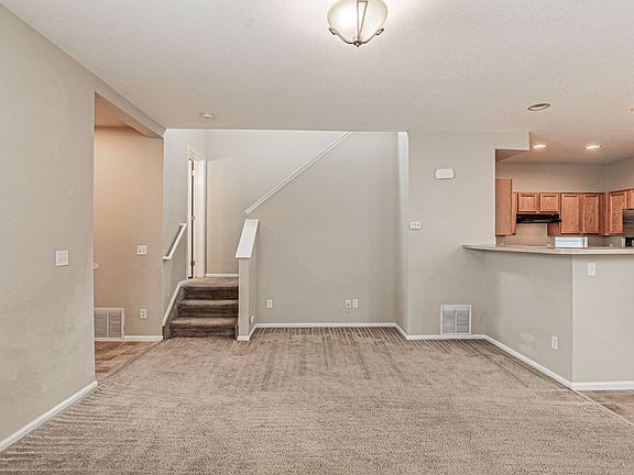 4th image of 2823 N Central Park Blvd