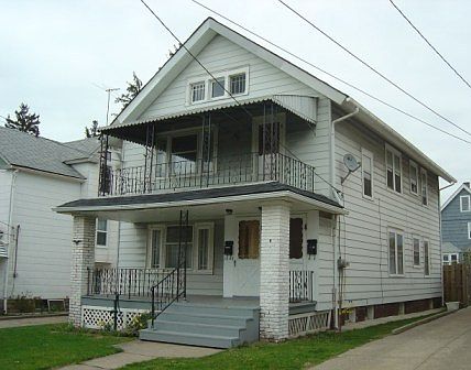 1st image of 1493 Larchmont Ave #Up