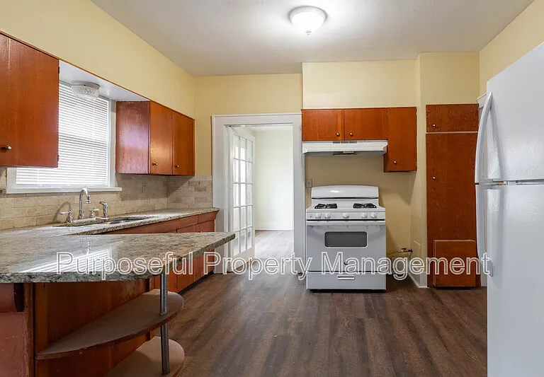 728 NE 15th St — Photo 10